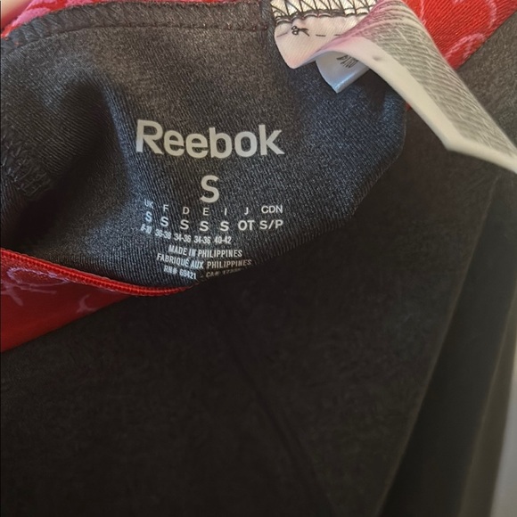 Reebok Gray and Red Leggings Athletic Fit - Picture 2 of 10